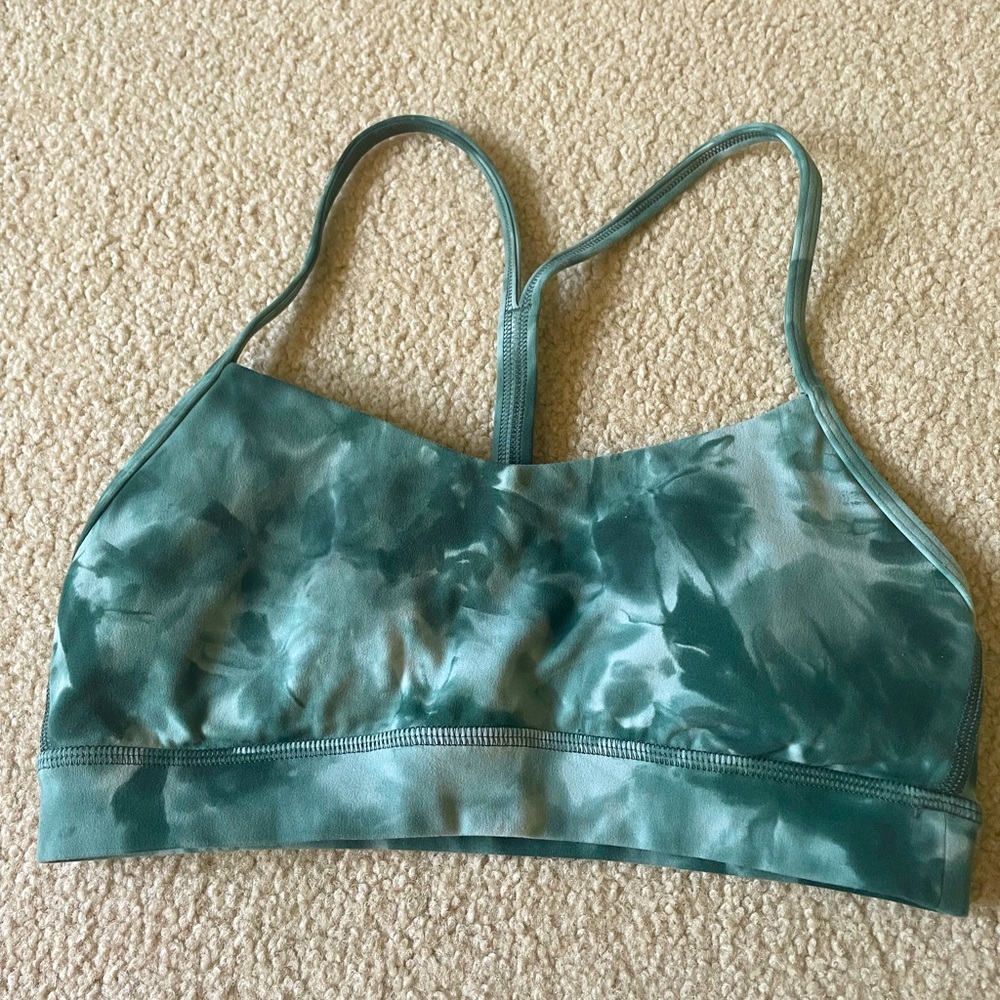 Lululemon flow y sports bra